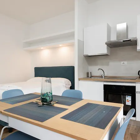 Aurelia Deluxe Rome